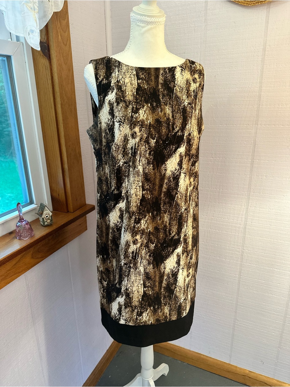 AB Studio Black and Cream Abstract Midi Shift Dress